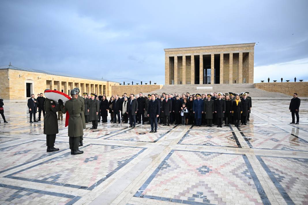 İkinci Cumhurbaşkanı İsmet İnönü 51. ölüm yılında Anıtkabir’de mezarı başında anıldı 16